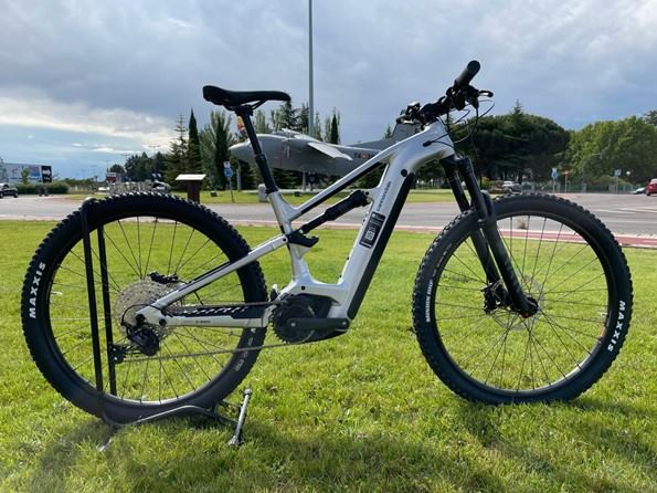 bicicleta-moterra-gris-ciclosfontana